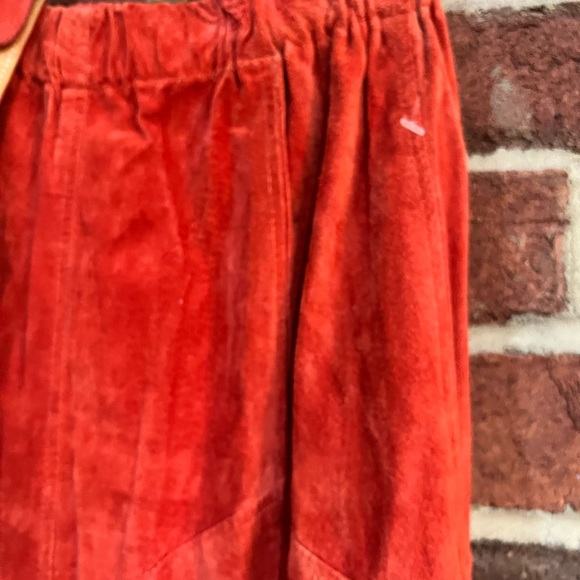 Vintage Liz E Parker custom made suede fringed skirt with beading and boning. - Picture 13 of 16